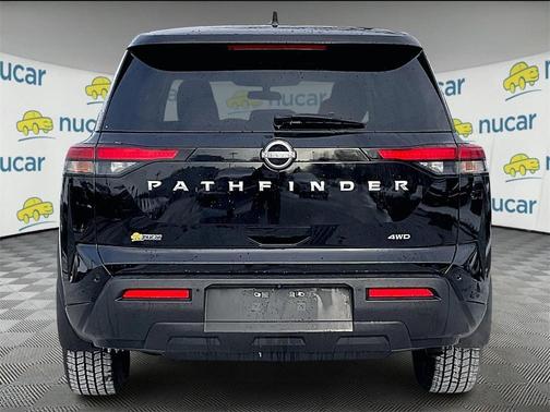2024 Nissan Pathfinder S