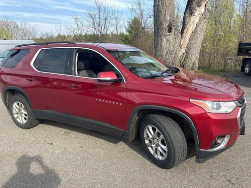 Red 2020 Chevrolet Traverse LT Cloth