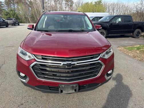 Red 2020 Chevrolet Traverse LT Cloth