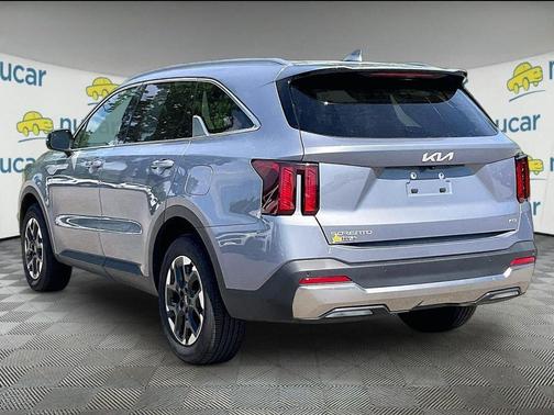 Silver 2024 Kia Sorento S