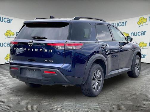 2024 Nissan Pathfinder SV