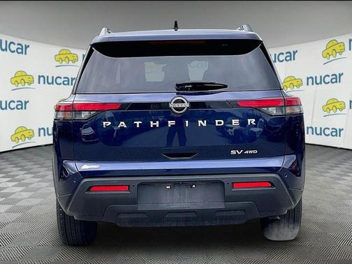2024 Nissan Pathfinder SV