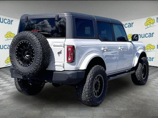 White 2022 Ford Bronco Outer Banks