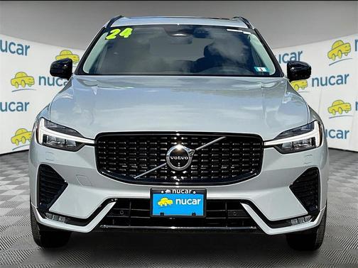 2024 Volvo XC60 B5 Plus Dark Theme