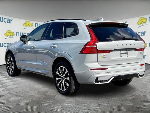 2024 Volvo XC60 B5 Plus Dark Theme