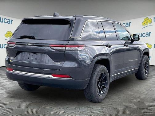 Gray 2022 Jeep Grand Cherokee Laredo