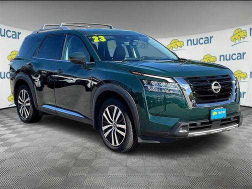 2023 Nissan Pathfinder Platinum