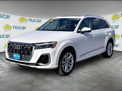 Carrara White 2025 Audi Q7 55 Premium Plus