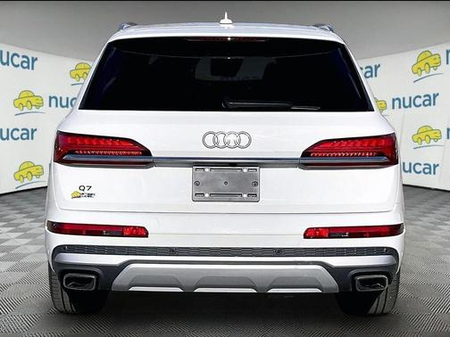 Carrara White 2025 Audi Q7 55 Premium Plus