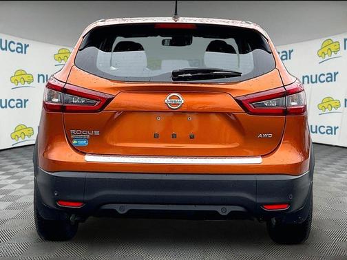 Monarch Orange 2022 Nissan Rogue Sport S