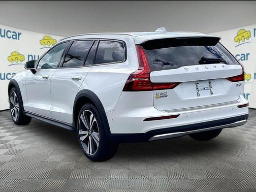 White 2025 Volvo V60 Cross Country B5 Plus