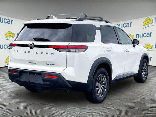 White 2023 Nissan Pathfinder SV