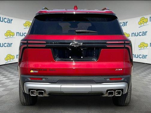 Red 2025 Chevrolet Traverse Z71