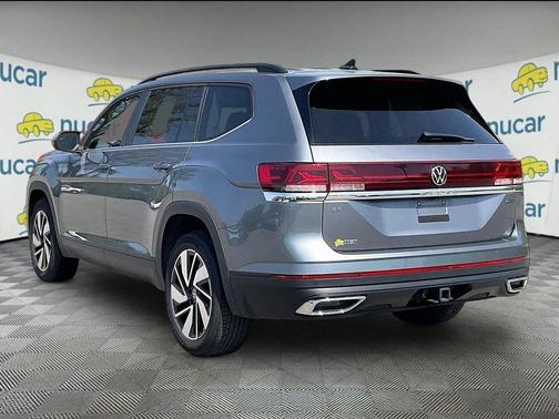 Platinum Gray Metallic 2024 Volkswagen Atlas 2.0T SE