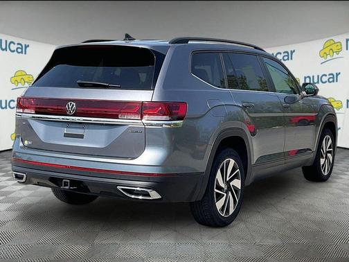 Platinum Gray Metallic 2024 Volkswagen Atlas 2.0T SE