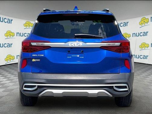 Blue 2022 Kia Seltos EX