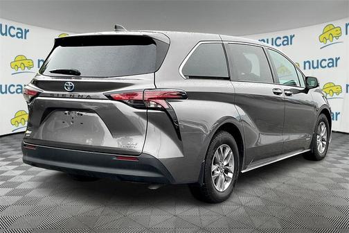 2021 Toyota Sienna XLE