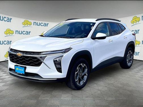 White 2025 Chevrolet Trax LT