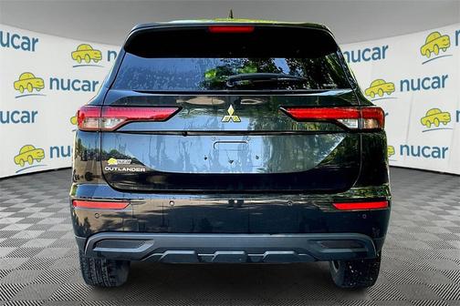 2022 Mitsubishi Outlander ES