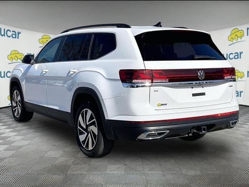 Pure White 2024 Volkswagen Atlas 2.0T SE