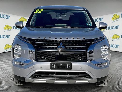 2022 Mitsubishi Outlander SE