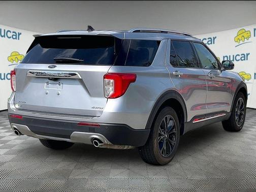 Silver 2023 Ford Explorer Limited