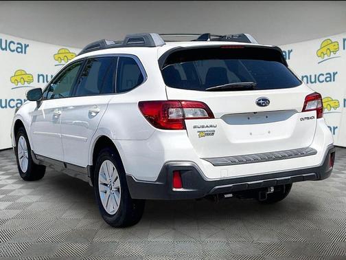 Crystal White Pearl 2019 Subaru Outback 2.5i Premium