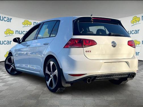2017 Volkswagen Golf GTI SE 4-Door