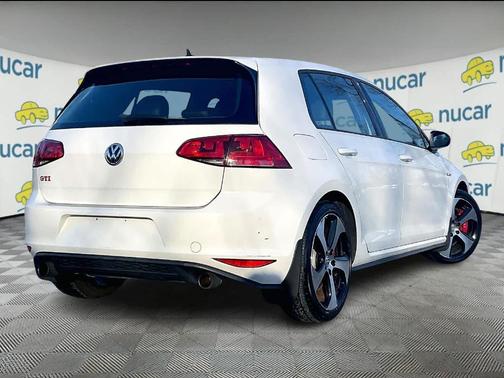 2017 Volkswagen Golf GTI SE 4-Door