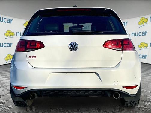 2017 Volkswagen Golf GTI SE 4-Door