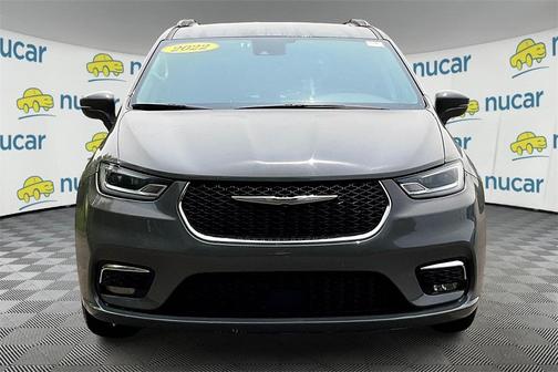 2022 Chrysler Pacifica Touring-L