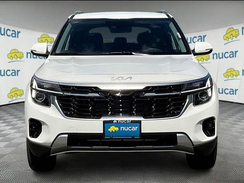 White 2026 Kia Seltos EX