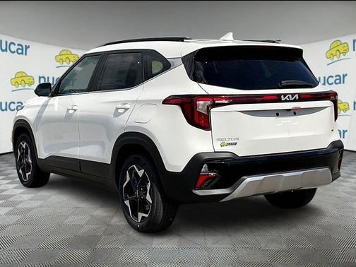 White 2026 Kia Seltos EX