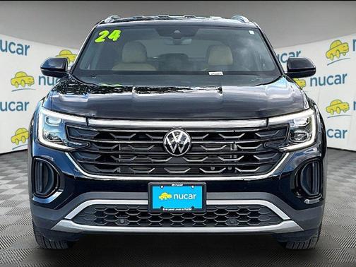 Deep Black Pearl Effect 2024 Volkswagen Atlas Cross Sport 2.0T SE