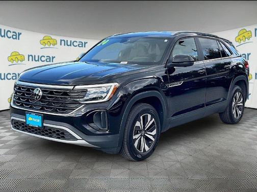 Deep Black Pearl Effect 2024 Volkswagen Atlas Cross Sport 2.0T SE