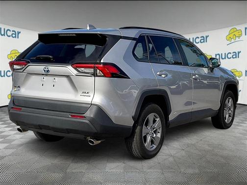 2022 Toyota RAV4 Hybrid XLE