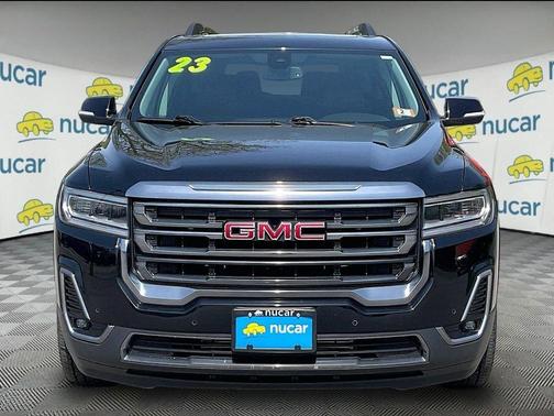 Black 2023 GMC Acadia AT4