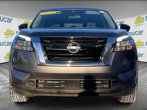 2023 Nissan Pathfinder S