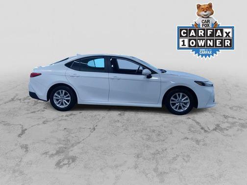 Ice 2026 Toyota Camry LE