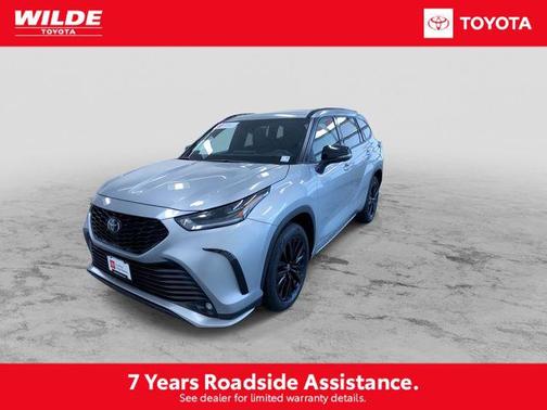 Celestial Silver Metallic 2025 Toyota Highlander XSE