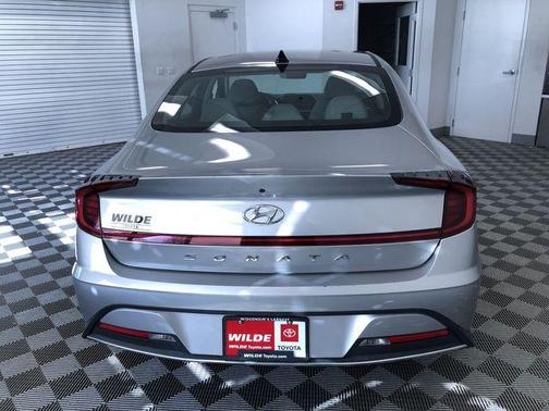 2021 Hyundai SONATA SE