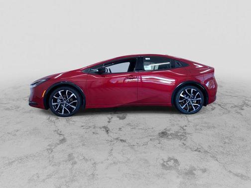 2025 Toyota Prius L