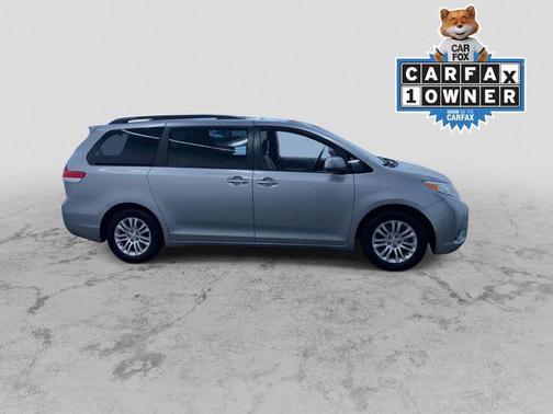 2011 Toyota Sienna XLE