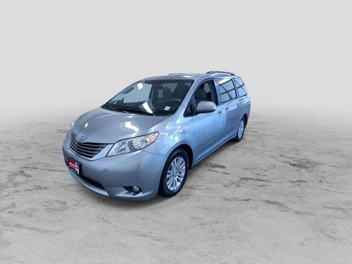 2011 Toyota Sienna XLE