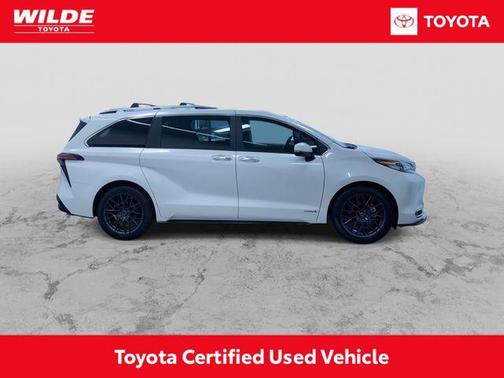 Blizzard Pearl 2021 Toyota Sienna Platinum 7 Passenger