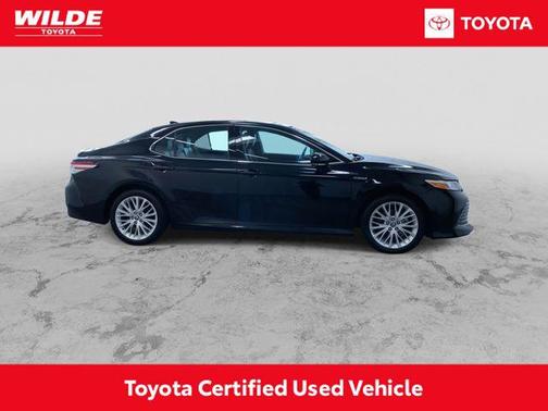 Midnight Black Metallic 2020 Toyota Camry Hybrid XLE
