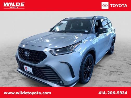 Celestial Silver Metallic 2025 Toyota Highlander XSE