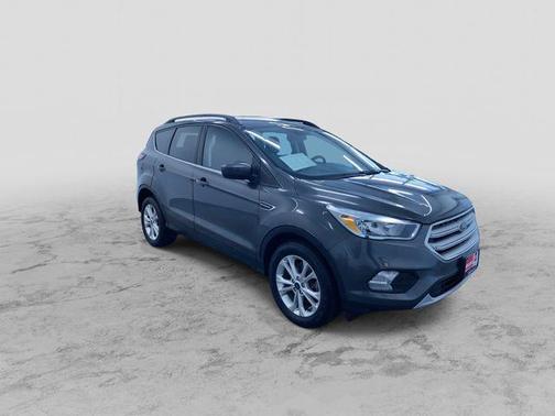 Magnetic 2018 Ford Escape SE