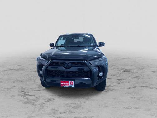 Midnight Black Metallic 2018 Toyota 4Runner SR5 Premium