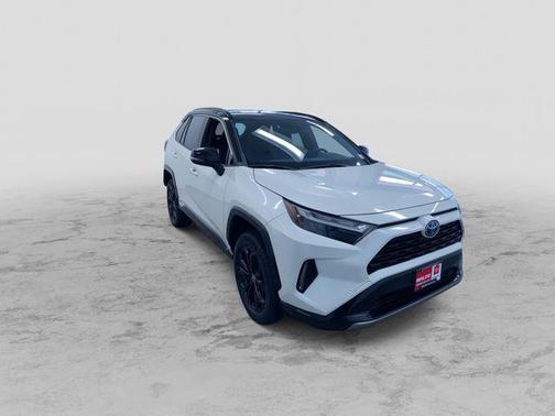 2022 Toyota RAV4 Hybrid SE